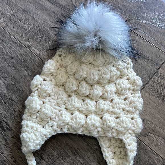 Crochet baby hat - Picture 2 of 3